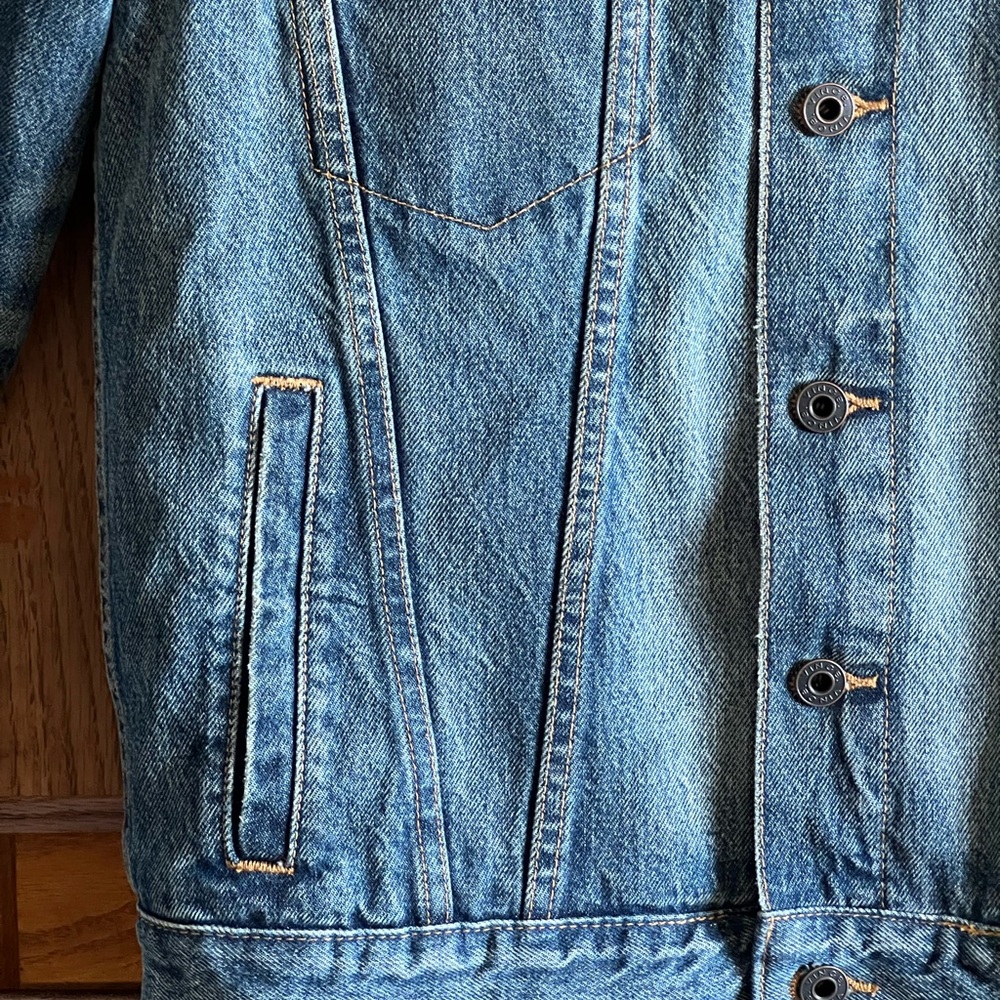 Vince Mohave Blue Denim Trucker Jacket with Brown Sherpa Lining - Picture 5 of 12